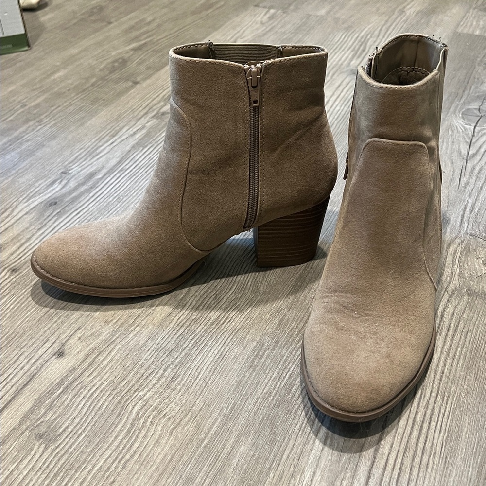 Universal Thread booties - Picture 3 of 5